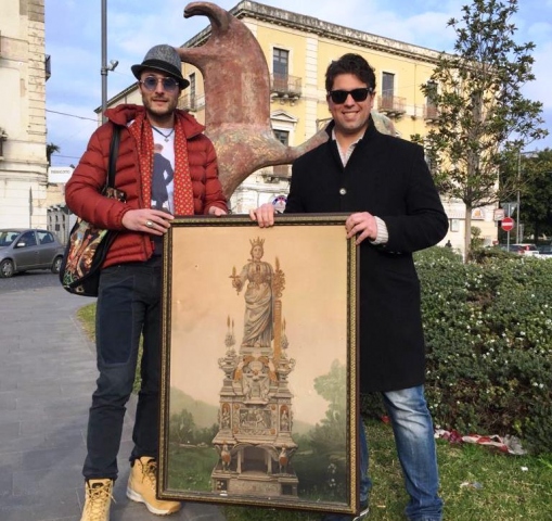 Siracusa, donata al presidente della Consulta civica un'opera d'arte di Santa Lucia
