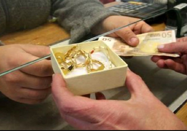 Augusta, commercio abusivo di metalli preziosi: una denuncia