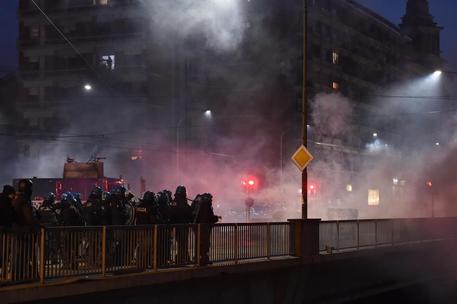 Torino, rogo per petardo: crolla capannone del carcere