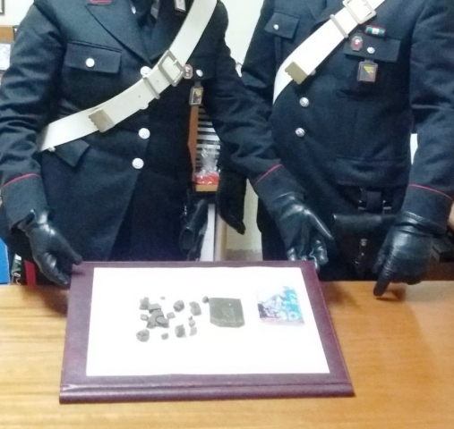 Siracusa, spaccio di cocaina e marijuana in Piazza San Metodio: arrestato 20enne