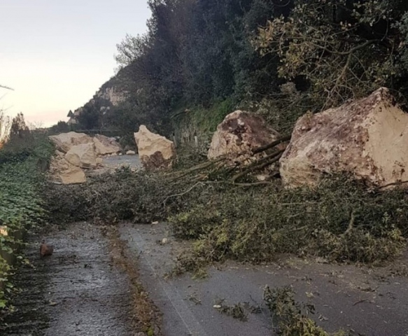 Manutenzione infrastrutture: 350mila euro per Siracusa, e 330 per Sortino