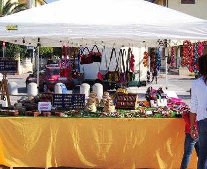 Canicattini Bagni, pulizia e igiene dell’area del mercato settimanale: la stretta del Comune