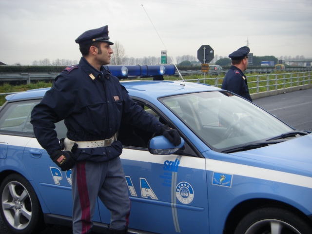 Lentini, rubano auto e chiedono denaro per restituirla: arrestati