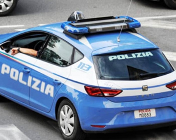 Siracusa, furto aggravato in esercizio commerciale: denunciati in due