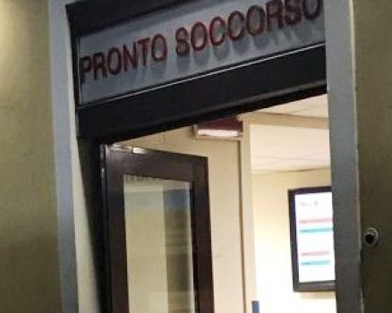 Siracusa, sorprese all'Umberto I a fare raccolta fondi per finta associazione