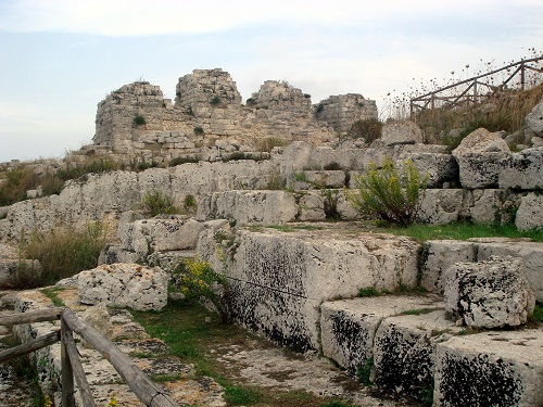Siracusa, l'assessore Granata: "Riaprire Castello Eurialo, Ginnasio Romano e Tempio di Giove"