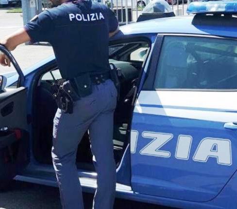 Augusta, aggredisce e minaccia il convivente della madre: denunciato