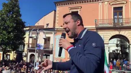 Flat tax, Salvini: "Nel 2019 a lavoratori dipendenti"