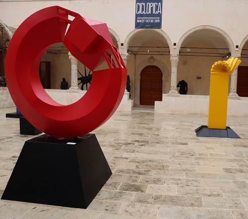 Siracusa, apre i battenti Ciclopica: oltre 100 le opere in mostra