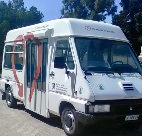 Siracusa, riparata e funzionante la navetta del cimitero