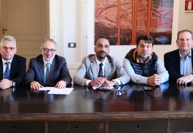Inagibile il Centro anziani di Acradina, Siracusa Protagonista: "il Comune chiuda anche l'Assessorato"