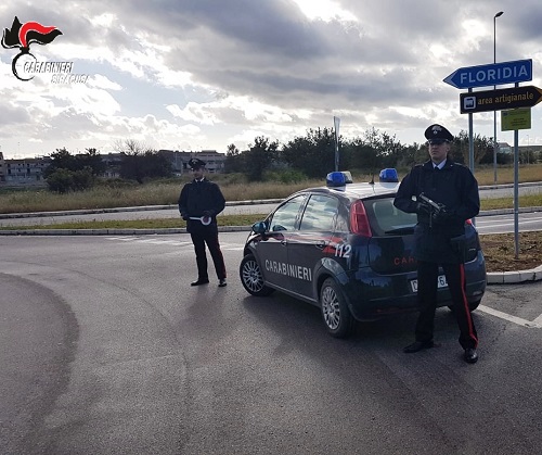 Floridia, sottoposto all'obbligo di firma e trovato in possesso di sostanze stupefacenti: arrestato