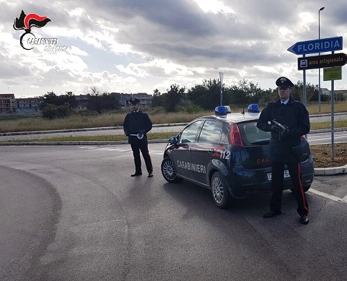 Floridia, maltratta più volte i genitori: arrestato e condotto in carcere