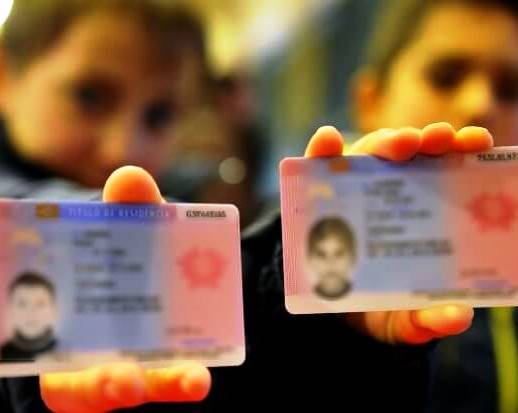 Siracusa, cambio di permesso di soggiorno con passaporto irregolare: denunciato