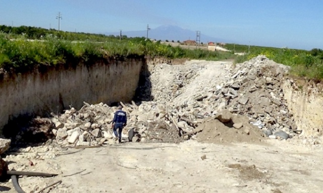 Augusta, sigilli a discarica abusiva all'interno di un'azienda agricola: 4 denunciati