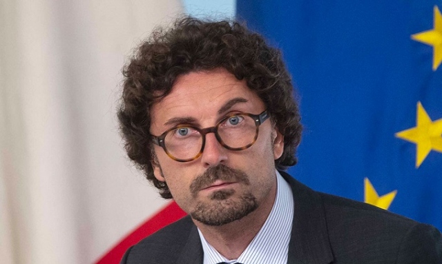 Catania, domani Toninelli a conferenza su aeroporti siciliani
