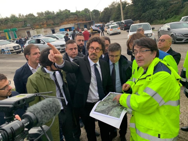 Infrastrutture, il ministro Toninelli in provincia: valutazione positiva per Sr-Ct, carenze e inadempimenti per la Siracusa-Gela