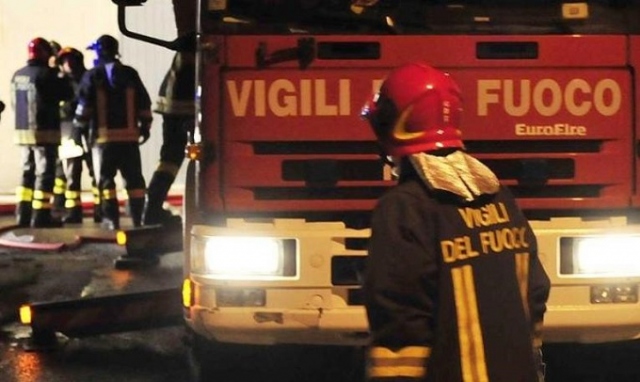Siracusa, auto in fiamme: indaga la Polizia