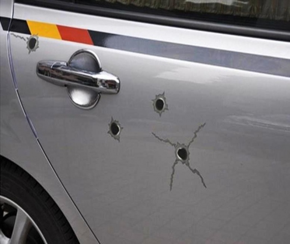 Siracusa, spara all'auto dell'ex fidanzata in via Algeri: arrestato un uomo
