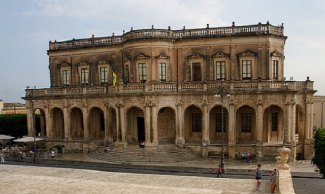 Noto, affidamento del Ballo dell'Unesco: il senatore Giarrusso chiederà al prefetto di verificare infiltrazioni mafiose al Comune