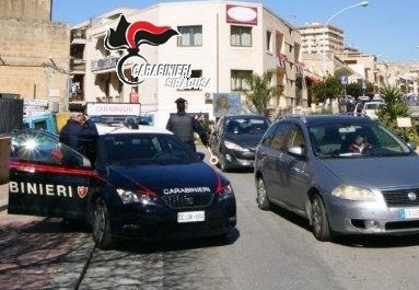 Noto, ai domiciliari in comunità aggredisce personale: in carcere