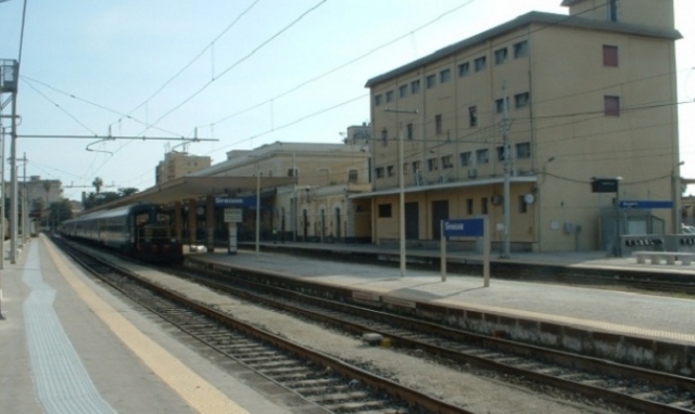 Siracusa, vendita dei biglietti in overbooking per il treno Siracusa-Ragusa delle 10,30: insorgono i passeggeri