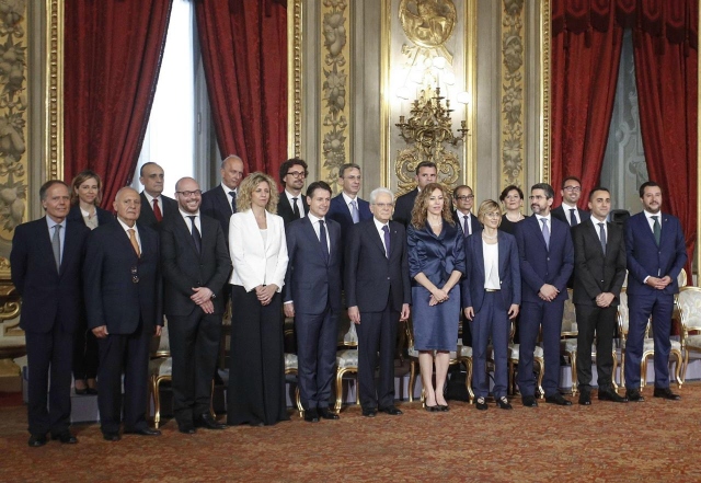 Pubblicati i redditi dei politici, Salvini e Di Maio appaiati