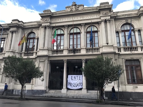 Ex province, marcia di protesta dei sindaci messinesi verso la Prefettura