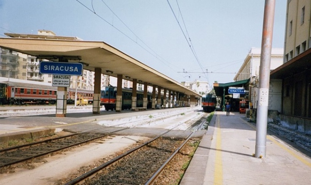 Linea ferroviaria Messina, Catania, Siracusa, disagi continui: questa mattina accumulati ritardi di 5 ore
