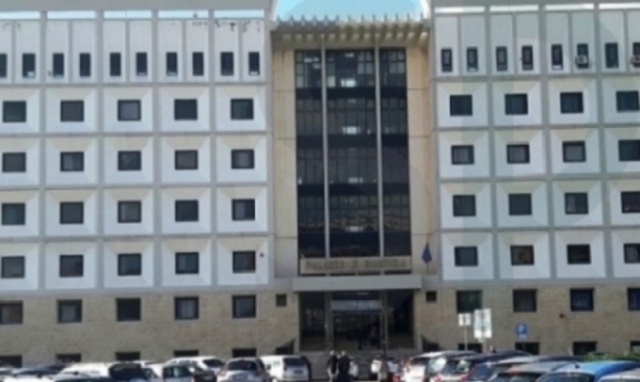 Siracusa, bloccato all'ingresso del tribunale: aveva un coltello