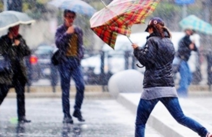 Siracusa, allerta meteo gialla per il fine settimana: previsti temporali
