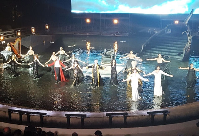 Siracusa, in scena ieri sera al Teatro Greco Elena: l'eroina umana di Euripide con la regia di Livermore