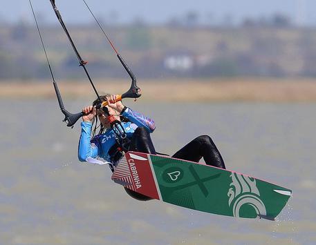 Marsala, turista tedesco muore mentre fa kitesurf