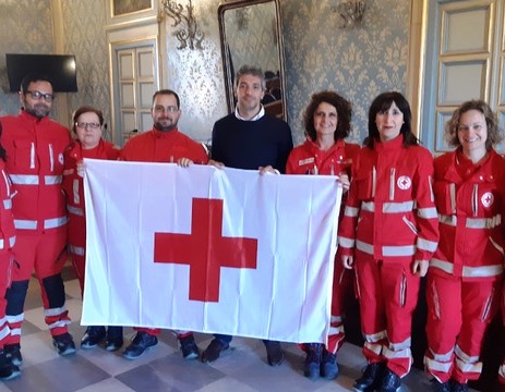 Avola, consegnata al sindaco la bandiera della Croce Rossa