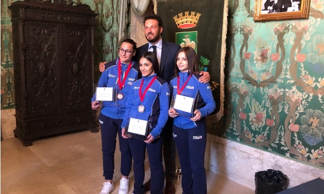 Siracusa, premiate dal sindaco tre giovani atlete salite sul podio a Mosca