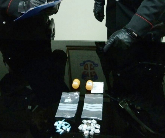 Augusta, nascondeva in casa cocaina: arrestato 19enne