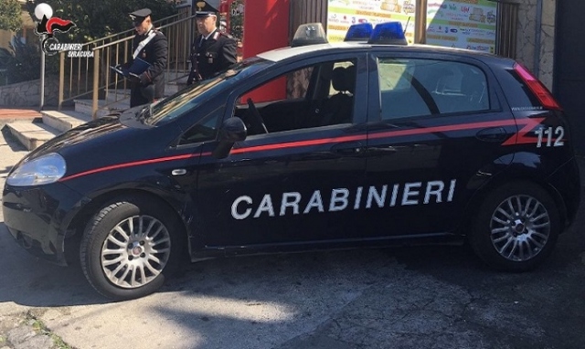 Augusta, due rumene sorprese a rubare in un supermercato: arrestate e liberate