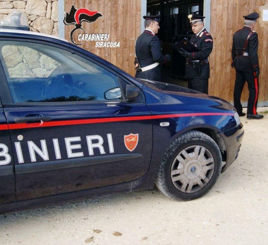 Francofonte, cibi in cattivo stato di conservazione: denunciato il titolare, sospesa attività di rosticceria