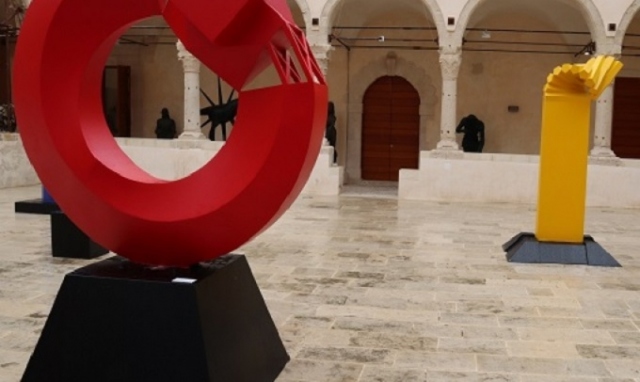Siracusa, blitz dei Carabinieri alla mostra "Ciclopica": sequestrate due sculture ritenute false
