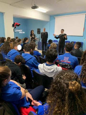 Noto, i Carabinieri incontrano gli studenti dell’“Istituto comprensivo G. Melodia”