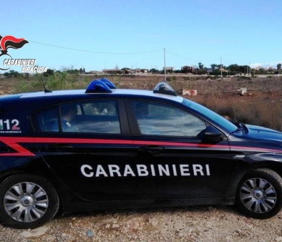 Priolo Gargallo, sorpreso a rubare materiale ferroso all'interno di una ditta: arrestato