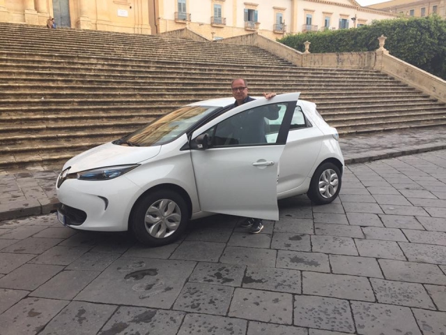 A Noto la prima automobile totalmente elettrica