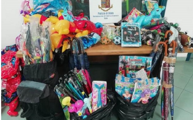 Noto, lotta all'abusivismo: sequestrata merce e sanzione per 620 euro in attività commerciale