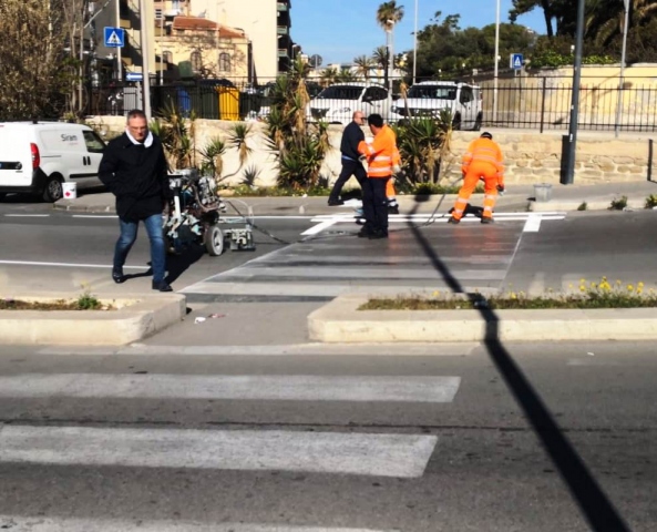Siracusa, segnaletica stradale e dissuasori in via Unità d'Italia e Riviera Dionisio il Grande