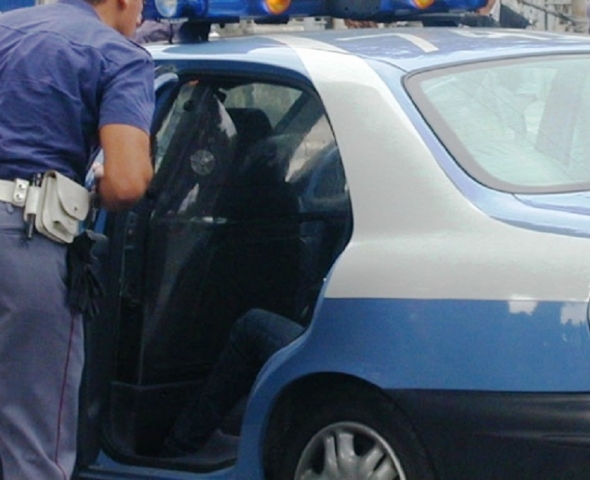 Truffa e furti aggravati tra Siracusa e Ragusa, arrestata una donna