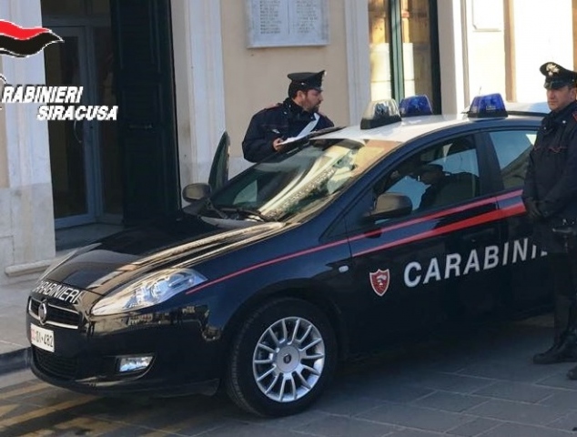 Rosolini, avrebbe rubato utensili da lavoro da Punto Brico: arrestata una donna