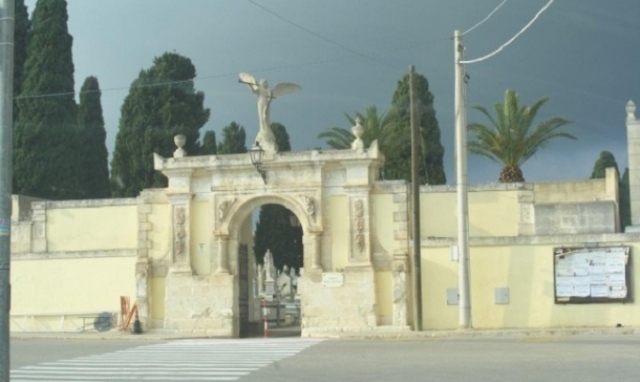 Rosolini, cimitero comunale: dal 10 giugno orario estivo