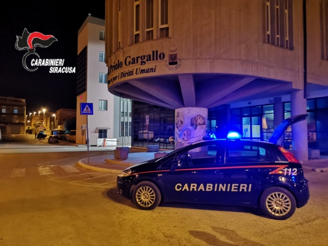 Priolo Gargallo, lite in zona Quattro canti: feriti due fratelli