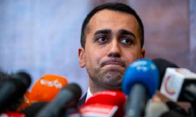Di Maio si rimette al giudizio degli iscritti: oggi il voto su Rousseau
