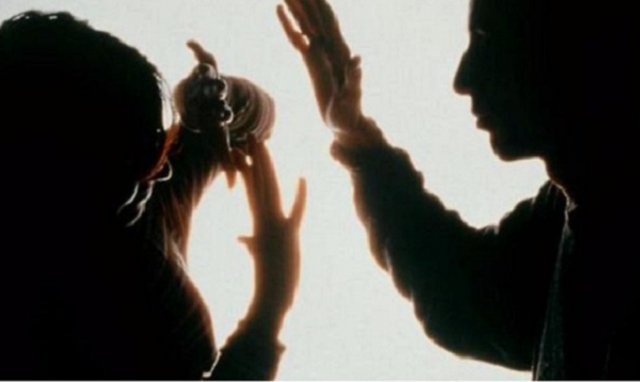Siracusa, botte alla madre e minacce di morte al padre: 19enne allontanato da casa Siracusa, botte alla madre e minacce di morte al padre: 19enne allontanato da casa